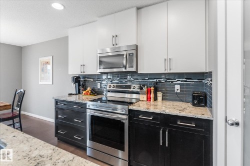 110 Aspenglen Drive, Spruce Grove, AB - Indoor Photo Showing Kitchen With Upgraded Kitchen