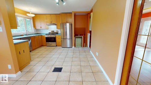 14252 83 Street, Edmonton, AB - Indoor Photo Showing Kitchen With Stainless Steel Kitchen