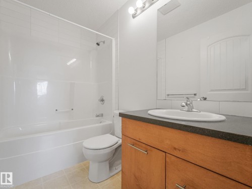 16915 82 Street, Edmonton, AB - Indoor Photo Showing Bathroom