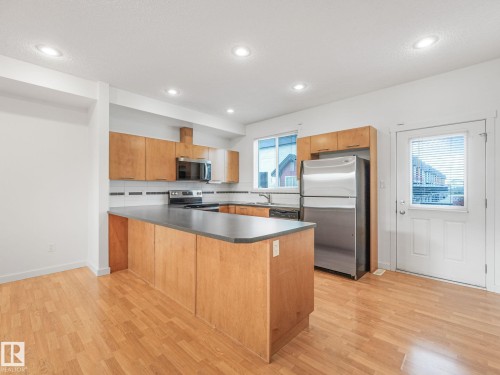 16915 82 Street, Edmonton, AB - Indoor Photo Showing Kitchen