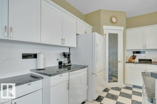 1957 Tomlinson Square Square, Edmonton, AB - Indoor Photo Showing Kitchen