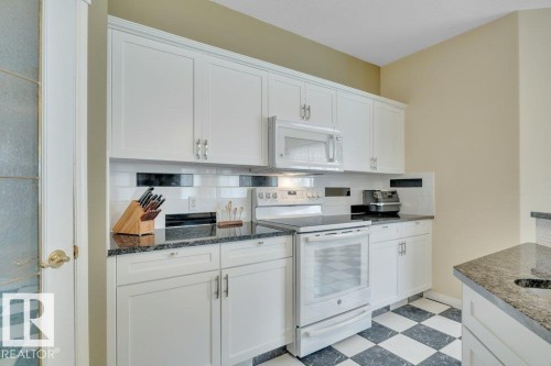 1957 Tomlinson Square Square, Edmonton, AB - Indoor Photo Showing Kitchen