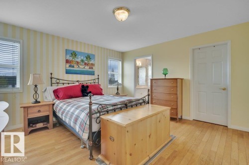 1957 Tomlinson Square Square, Edmonton, AB - Indoor Photo Showing Bedroom