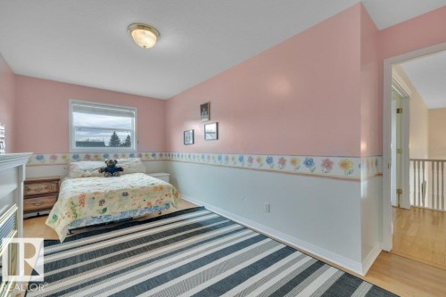 1957 Tomlinson Square Square, Edmonton, AB - Indoor Photo Showing Bedroom
