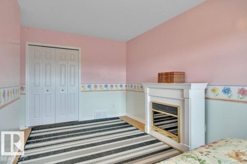 1957 Tomlinson Square Square, Edmonton, AB - Indoor Photo Showing Bedroom