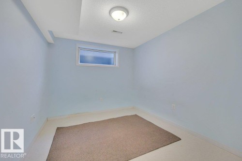 1957 Tomlinson Square Square, Edmonton, AB - Indoor Photo Showing Other Room