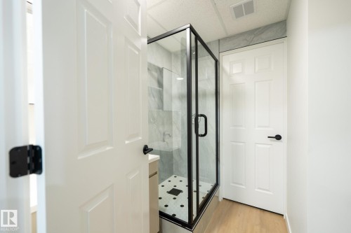 30 Amberly Court, Edmonton, AB - Indoor Photo Showing Other Room