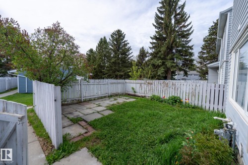 30 Amberly Court, Edmonton, AB - Outdoor With Backyard