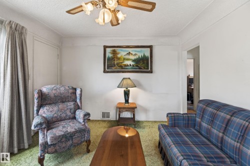 15406 94A Avenue, Edmonton, AB - Indoor Photo Showing Living Room