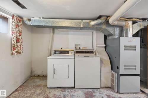 15406 94A Avenue, Edmonton, AB - Indoor Photo Showing Laundry Room