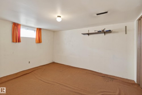 15406 94A Avenue, Edmonton, AB - Indoor Photo Showing Other Room