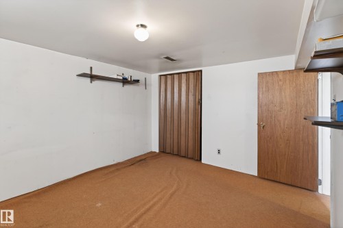15406 94A Avenue, Edmonton, AB - Indoor Photo Showing Other Room