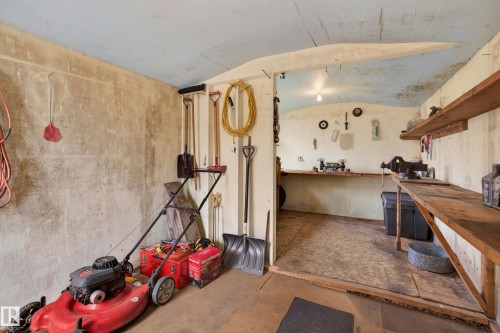 15406 94A Avenue, Edmonton, AB - Indoor Photo Showing Other Room
