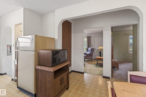15406 94A Avenue, Edmonton, AB - Indoor