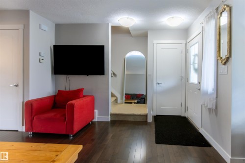 136 Cy Becker Boulevard, Edmonton, AB - Indoor Photo Showing Other Room
