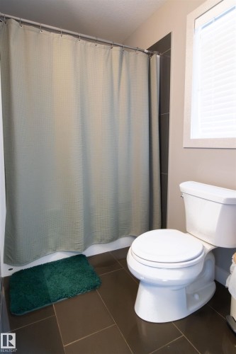 136 Cy Becker Boulevard, Edmonton, AB - Indoor Photo Showing Bathroom