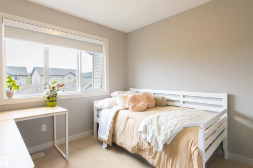 136 Cy Becker Boulevard, Edmonton, AB - Indoor Photo Showing Bedroom