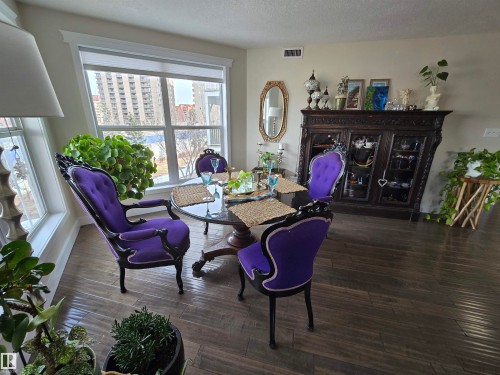 404 10311 111 Street, Edmonton, AB - Indoor