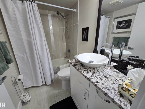 404 10311 111 Street, Edmonton, AB - Indoor Photo Showing Bathroom