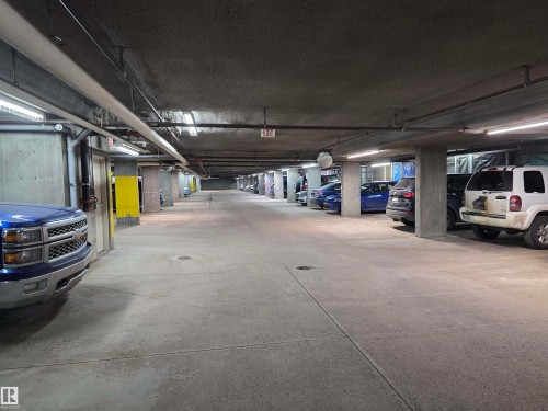 404 10311 111 Street, Edmonton, AB - Indoor Photo Showing Garage