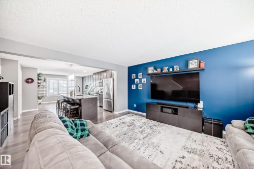 5422 Crabapple Loop, Edmonton, AB - Indoor Photo Showing Living Room