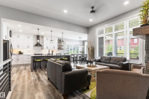 2011 Spring Drive, Rural Parkland County, AB - Indoor Photo Showing Living Room
