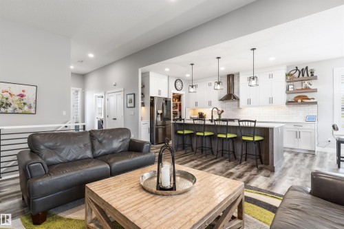 2011 Spring Drive, Rural Parkland County, AB - Indoor Photo Showing Living Room