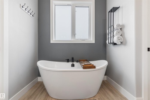 2011 Spring Drive, Rural Parkland County, AB - Indoor Photo Showing Bathroom