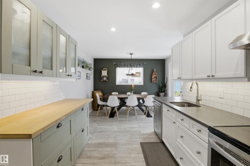 10663 59 Street, Edmonton, AB - Indoor Photo Showing Kitchen