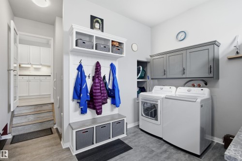 10663 59 Street, Edmonton, AB - Indoor Photo Showing Laundry Room