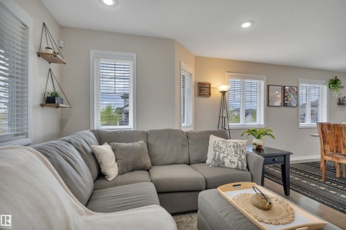 36 Spruce Boulevard, Leduc, AB - Indoor Photo Showing Living Room