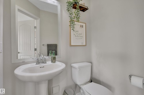 36 Spruce Boulevard, Leduc, AB - Indoor Photo Showing Bathroom
