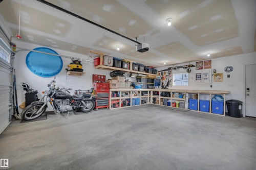 36 Spruce Boulevard, Leduc, AB - Indoor Photo Showing Garage