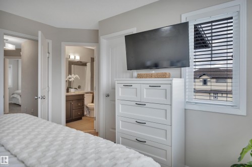 36 Spruce Boulevard, Leduc, AB - Indoor Photo Showing Bedroom