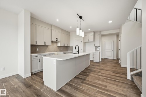 22376 90 Avenue, Edmonton, AB - Indoor Photo Showing Kitchen With Upgraded Kitchen