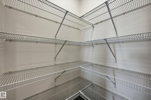 22376 90 Avenue, Edmonton, AB - Indoor With Storage