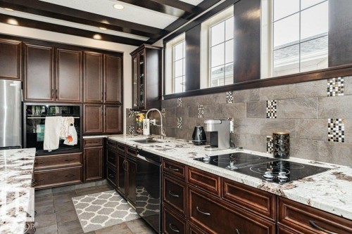 86 Wedgewood Crescent, Fort Saskatchewan, AB - Indoor Photo Showing Kitchen With Upgraded Kitchen