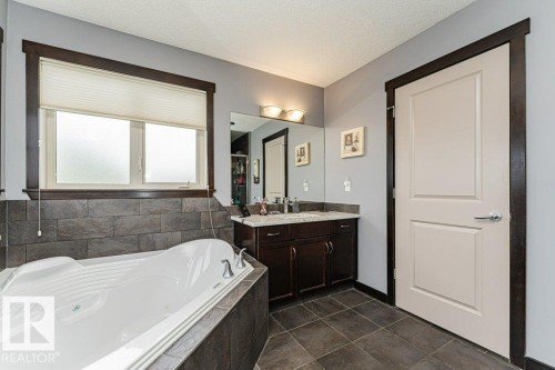 86 Wedgewood Crescent, Fort Saskatchewan, AB - Indoor Photo Showing Bathroom