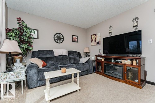 86 Wedgewood Crescent, Fort Saskatchewan, AB - Indoor Photo Showing Living Room