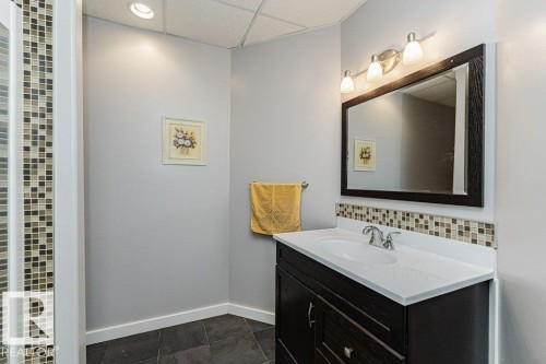 86 Wedgewood Crescent, Fort Saskatchewan, AB - Indoor Photo Showing Bathroom