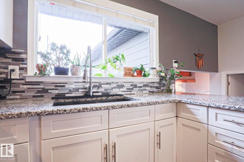 9828 169 Street, Edmonton, AB - Indoor Photo Showing Kitchen