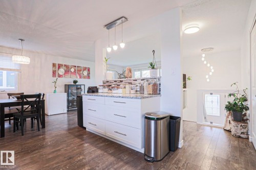9828 169 Street, Edmonton, AB - Indoor