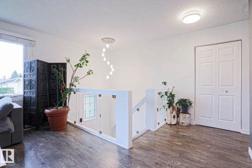 9828 169 Street, Edmonton, AB - Indoor