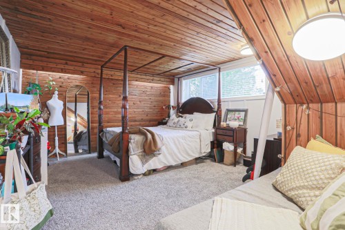9828 169 Street, Edmonton, AB - Indoor Photo Showing Bedroom