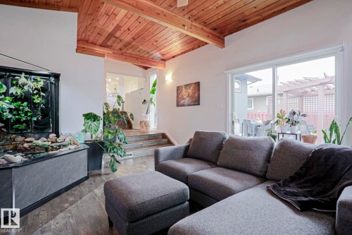 9828 169 Street, Edmonton, AB - Indoor Photo Showing Living Room