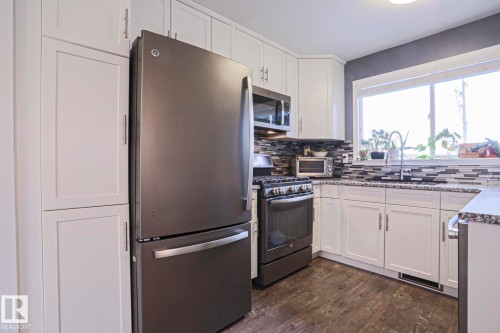 9828 169 Street, Edmonton, AB - Indoor Photo Showing Kitchen