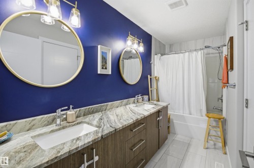 11639 128 Street, Edmonton, AB - Indoor Photo Showing Bathroom