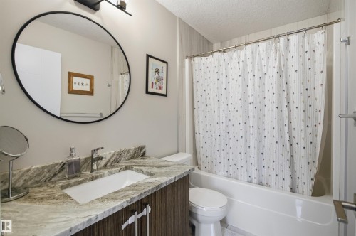 11639 128 Street, Edmonton, AB - Indoor Photo Showing Bathroom