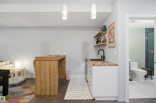 11639 128 Street, Edmonton, AB - Indoor