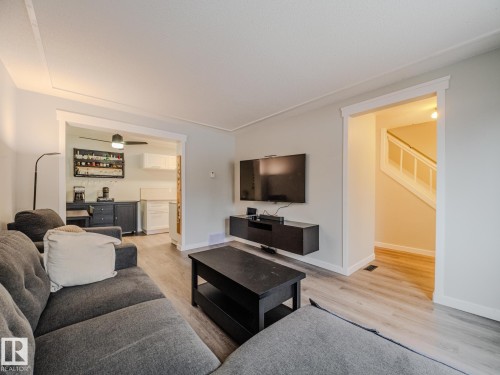 21F Callingwood Court, Edmonton, AB - Indoor Photo Showing Living Room